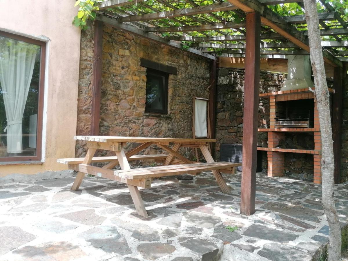 Retiro De Gondramaz - 200 M2 Villa Kültér fotó
